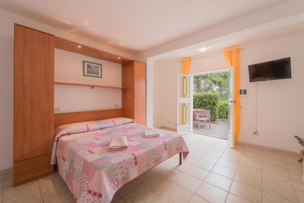 Villino Nel Bosco Villa กาโปลิเวรี ภายนอก รูปภาพ