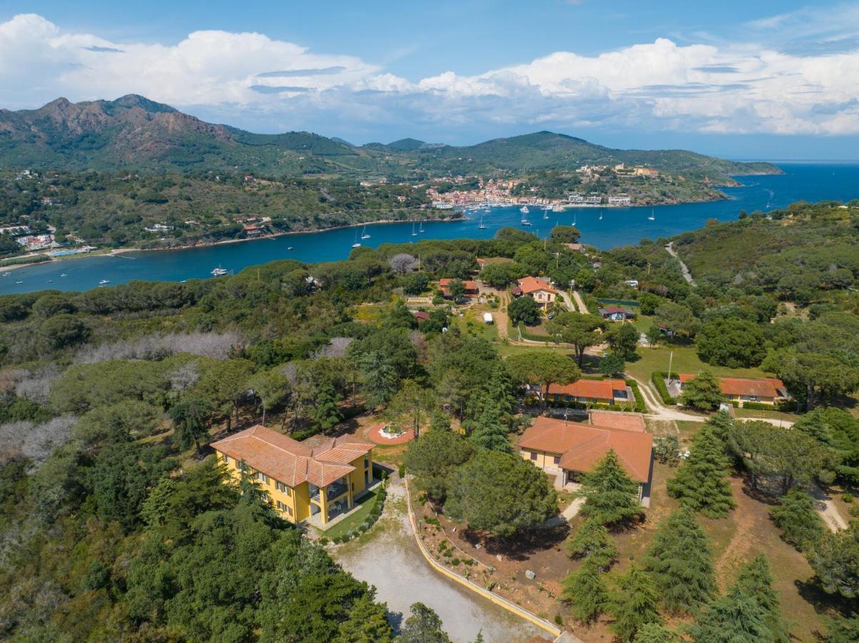 Villino Nel Bosco Villa กาโปลิเวรี ภายนอก รูปภาพ