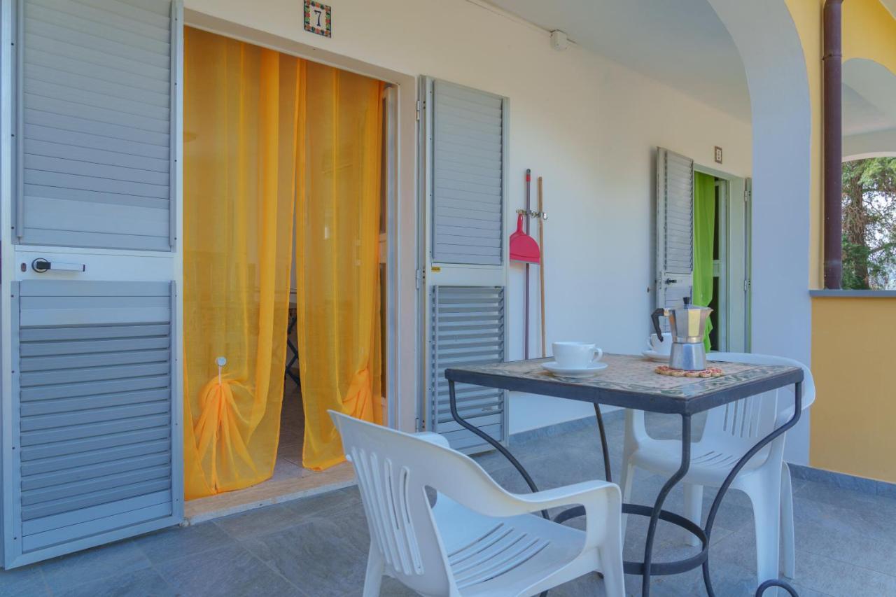 Villino Nel Bosco Villa กาโปลิเวรี ภายนอก รูปภาพ